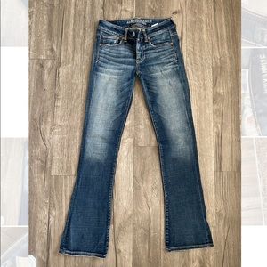 American Eagle size 2 regular Skinny Kick jeans